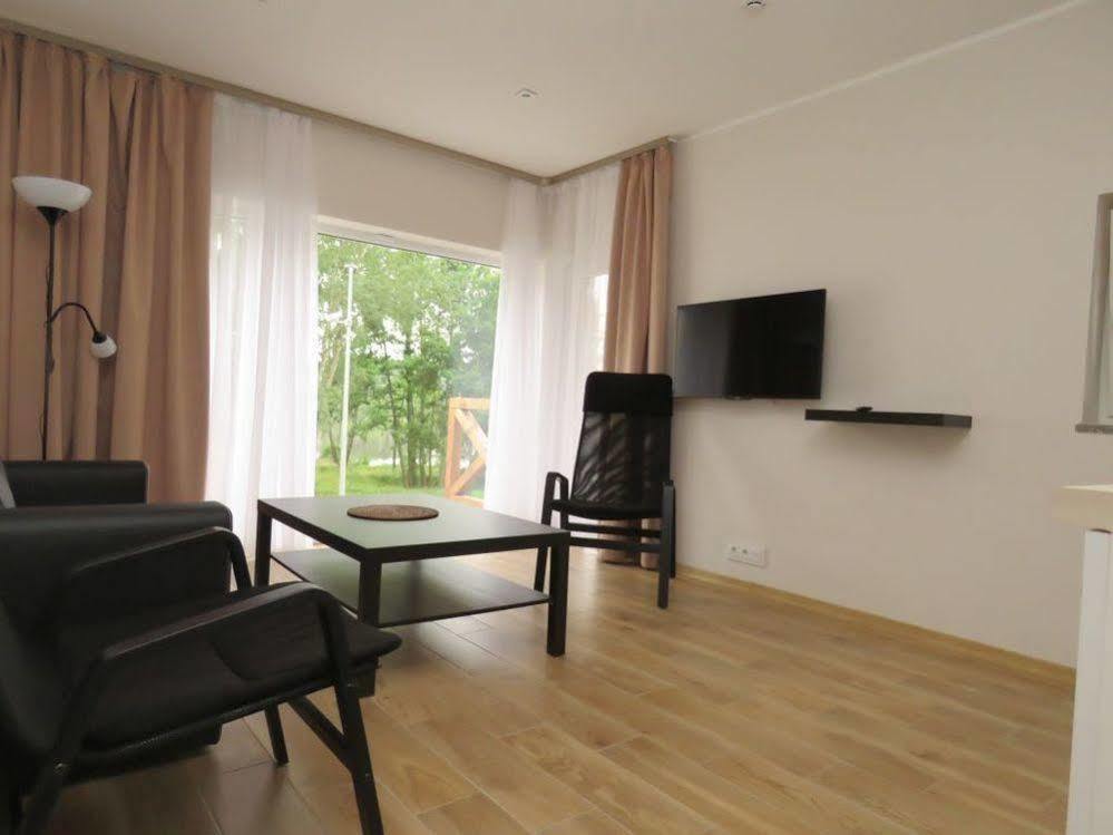 Rezydencja Nad Jeziorem Pestkownica Exteriör bild